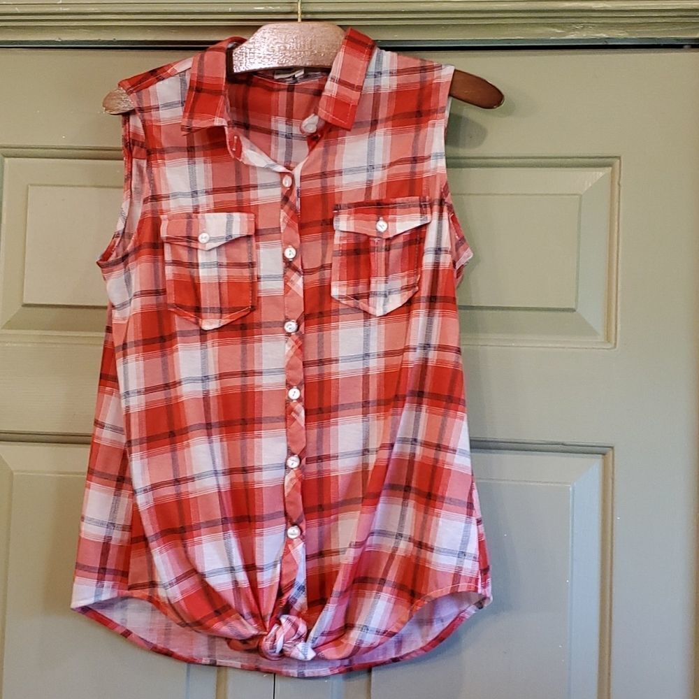 Eden & Olivia button front tieable tank top in red white and blue